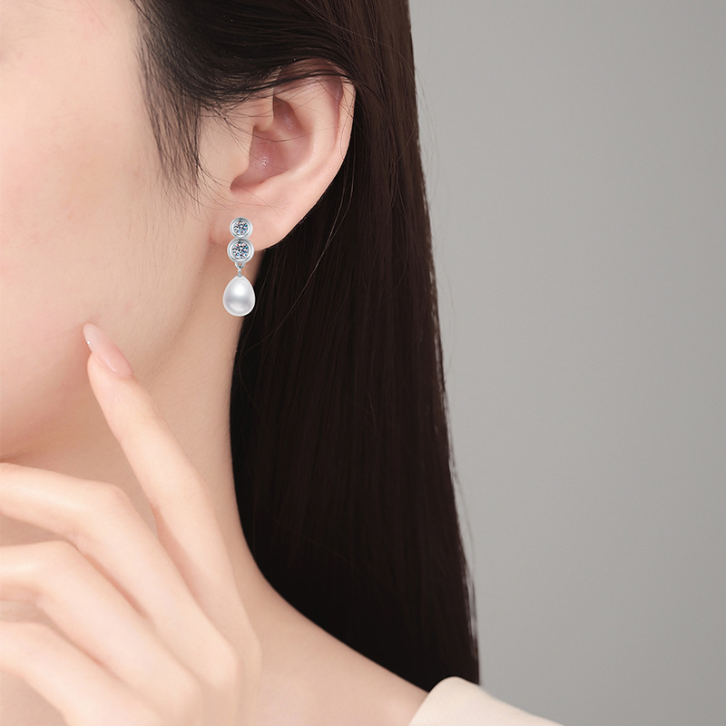 Pearl stud earrings, versatile earrings for women